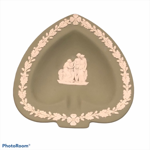 VINTAGE WEDGWOOD JASPERWARE ASHTRAYS - SET OF 2 BLUE & 1 GREEN - Picture 4 of 16